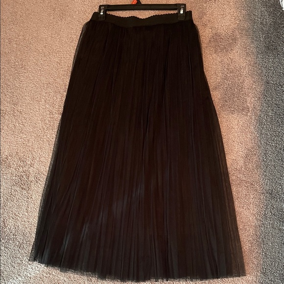 Zenana Outfitters Dresses & Skirts - Zenana Outfitters Black Maxi Skirt